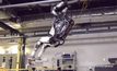 หุ่นยนต์ Atlas โชว์กระโดดลังกาหลัง