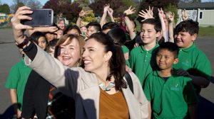 จากดีเจมาเป็นนายกฯ นิวซีแลนด์ เจซินดา อาร์เดิร์น ผู้กุมหัวใจคนทั่วโลก