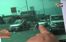 หนุ่มดวงซวย ทำแบงก์ปลิวเกลื่อนถนนกว่า 5 หมื่นบาท