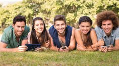 9 เหตุผล ที่ควร จีบสาว ที่มี เพื่อนผู้ชาย เยอะ!