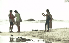 นักท่องเที่ยวเริ่มลงเล่นน้ำหาดหัวหินอีกครั้ง