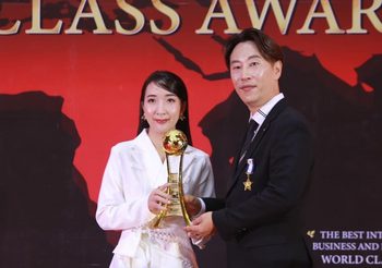 นุ้ย สุวิมล พาเครื่องดื่ม ME รับรางวัล World Class Award สินค้าไทยคุณภาพระดับโลก
