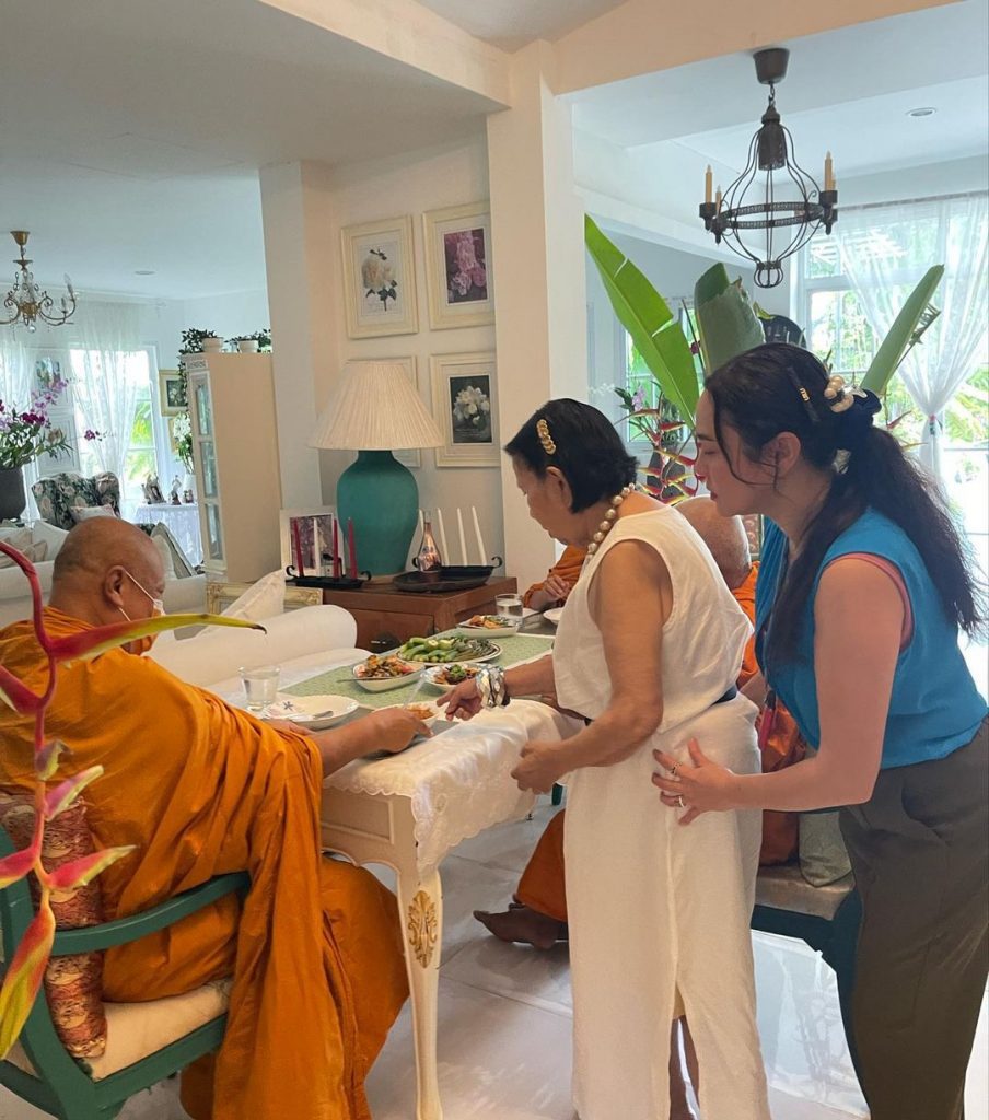 พระห้ามฉันเกินกี่โมง