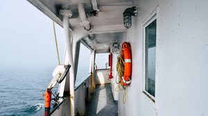 7 วิธี นั่งเรือให้ปลอดภัย เที่ยวสบายใจ ไร้กังวล