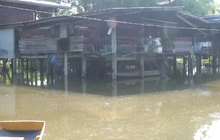 น้ำท่วมขังหมู่บ้านนาน 2 เดือน จ.พิจิตร