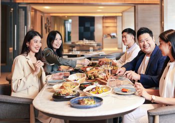 โรงแรม คอร์ทยาร์ด บาย แมริออท กรุงเทพ สุขุมวิท 20 ฉลองเปิดห้องอาหารใหม่ พร้อมชวนมาอิ่มอร่อยแบบไม่อั้นกับโปรโมชั่นบุฟเฟ่ต์ที่ห้องอาหาร รีพ แฟคทอรี