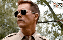 5 ควรรู้ก่อนดู Cop Car (ค็อป คาร์) ล่าไม่เลี้ยง