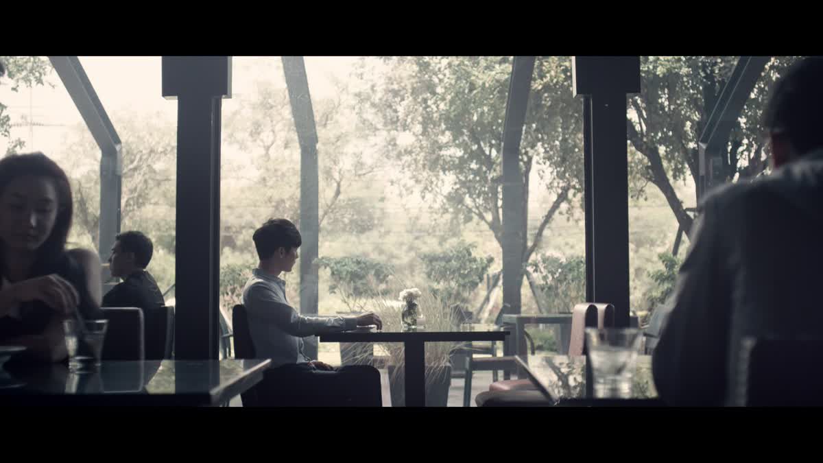 รักอยู่ (Love's Still Here) - หนึ่ง อภิวัฒน์ [Official MV]