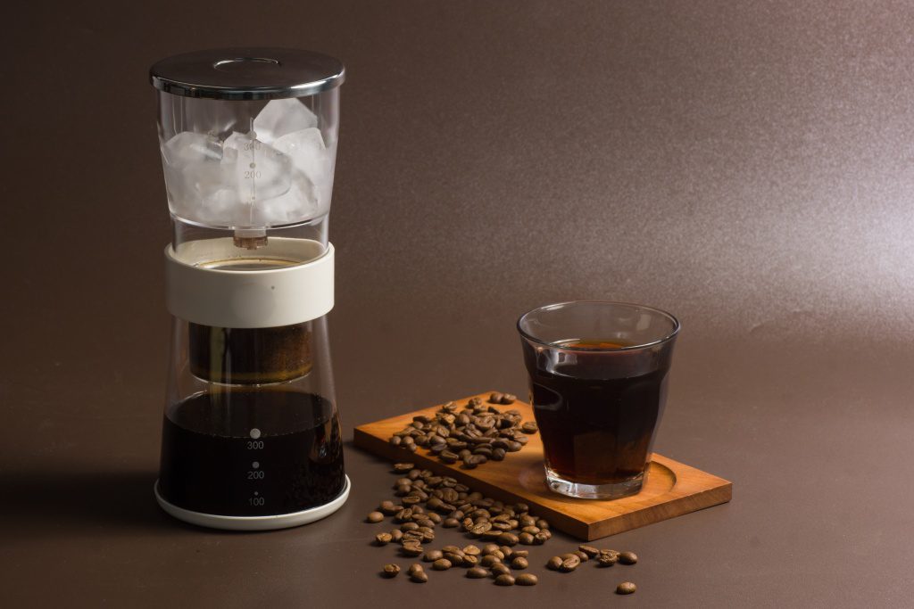 ชงกาแฟส้มให้อร่อย ต้องเลือกใช้น้ำแข็งก้อนใหญ่