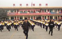 คลิปครูใหญ่ชาวจีนนำเต้นยอดวิวทะลุ 67 ล้านครั้ง