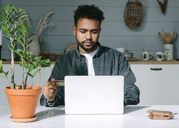 กู้เงินออนไลน์อย่างไรให้ปลอดภัย? เช็กวิธีดูแอปถูกกฎหมาย 2569