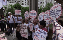 หญิงฟิลิปปินส์ประท้วงหน้าสถานทูตญี่ปุ่น