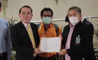 หมอวรงค์-ไทยภักดี ยื่นหนังสือถึงนายกรัฐมนตรี หยุดประมูลดาวเทียม