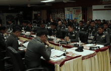 ตำรวจ 5 นายถูกฟ้องล้มละลายให้ออกราชการ