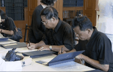 ประชาชนร่วมลงนามถวายความอาลัย