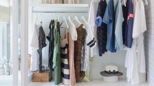 ตู้เสื้อผ้าเสื้อผ้าดีไซด์เก๋ๆ