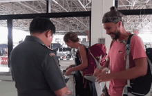 ด่านชายแดนเพิ่มมาตรการตรวจชาวต่างชาติเข้า-ออก