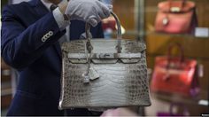 คุ้มค่าที่ลงทุน?! สถิติใหม่ของการประมูล กระเป๋า Hermès ซื้อบ้านหลังนึงได้สบายๆ