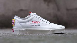 รองเท้า Vans x NASA