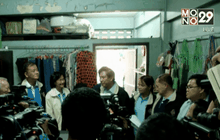 พม.ลงพื้นที่สำรวจผู้พักอาศัยแฟลตดินแดงวันแรก