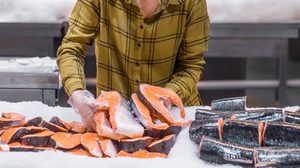 เทคนิคเลือกอาหารทะเลแช่แข็งราคาส่งให้ได้ของสด คุ้มค่า !