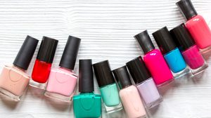 เธอเธอ..รู้ป่ะ ยาทาเล็บ ทำอะไรได้มากกว่าแค่ทาเล็บ มาดูวิธีหาอะไรสนุกๆทำกัน