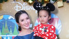 แอฟ ควง น้องปีใหม่ สนุกหรรษา ในงาน “คิง เพาเวอร์ แอนด์ ดีสนีย์ เอนด์เลส เซเลเบรชั่นส์”