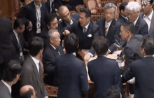 เหตุวุ่นวายในรัฐสภาญี่ปุ่น