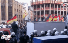 ตำรวจเยอรมันสลายม็อบต้านผู้อพยพ