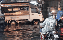 น้ำท่วมถนนพหลโยธิน จ.ปทุมธานี