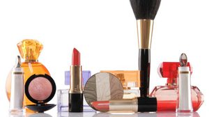 9 เครื่องสำอาง ที่ควรเก็บในตู้เย็น! ใครเคยเก็บผิดบ้าง บอกมาซะดีๆ