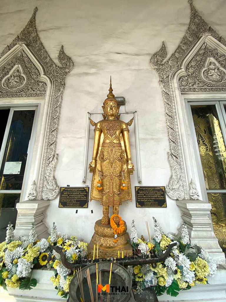 พระพุทธรูปปางเปิดโลก