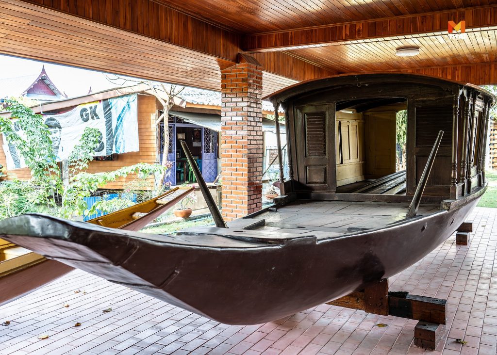 เรือมาดเก๋งสี่แจวของหลวงพ่อพริ้ง