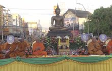 โคราชทำบุญเมือง ตักบาตรพระ 10,000 รูป