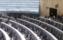 เสนอเปิดประชุมสภาสมัยวิสามัญแก้ปัญหาโควิด-19