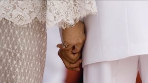 เหตุใดพระมหากษัตริย์ไทยจึงไม่ค่อยยิ้ม? แล้วมีพระดำรัสสั้นๆว่า นั่นไง!! รอยยิ้มของฉัน