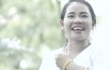 เชิญชวนคนไทยใส่สายข้อมือสีเหลือง