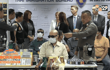 จับกุมชาวต่างชาติทำหนังสือเดินทางปลอม 