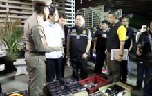 ​ทลายโกดังเครื่องสำอางปลอม มูลค่ากว่า 300 ล้านบาท