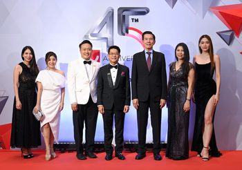 พรฟ้า ปุณิกา-อาย วราไพรินทร์-จุ๋ย จรสพรรณ-หมิง สุวรา ร่วมแสดงความยินดีในงาน CRG เอ็กซ์คลูซีฟดินเนอร์ ฉลอง 45 ปี แห่งความสำเร็จ