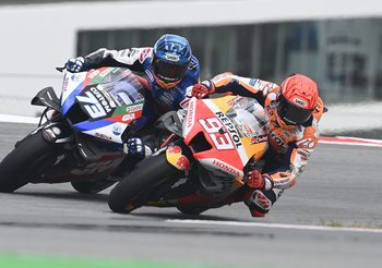 ‘มาร์เกซ’ คว้าท็อป 6 โมโตจีพี สนาม 5 ‘ก้อง-สมเกียรติ’ ลุ้นโพเดี้ยมก่อนธงแดงเล่นงาน