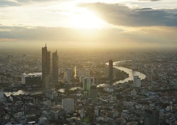คิง เพาเวอร์ มหานคร จัดกิจกรรม“Mahanakhon Cityscapes”  ชมแสงแรกรับวันใหม่ และแสงอาทิตย์ลับฟ้ายามเย็น บนจุดชมวิวชั้นดาดฟ้าที่สูงที่สุดในประเทศไทย