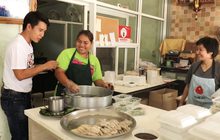 เจษฎาพาลุย :  กุยช่าย “เจ๊หงอ” ตำนานความอร่อยแห่งนครนายก