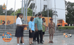 มอบใบประกาศคุณความดี เด็กชายลุยฝนเก็บธงชาติ