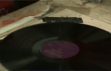 รังสรรค์งานศิลปะจากแผ่นเสียงไวนิล