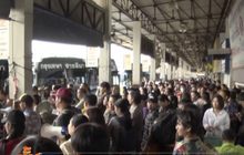 ประชาชนใช้บริการ บขส.โคราช หนาแน่น