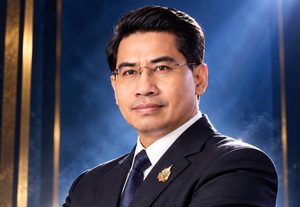 “ดร.ณัฐวุฒิ” แห่ง AURELIAN GROUP ทุ่ม 7,000 ล้าน ลงทุนธุรกิจอุตสาหกรรมเกษตรแปรรูป แผนขยายธุรกิจปี 70 โทรศัพท์มือถือ NEXORA-ไก่ทอด CHIKORA-กาแฟ AUREVO-ชาเขียว น้ำแร่ธรรมชาติแบรนด์ MIZU-ธุรกิจสื่อ ทีวี PRIME
