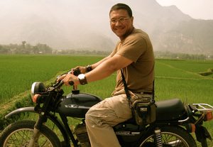 “Motorcycle Story” ร้อยเรื่องราว พันประสบการณ์ซึ่งเริ่มต้นจากมอเตอร์ไซค์บนเส้นทางที่ไม่รู้จบของ สุกี้-กมล สุโกศล แคลปป์ ที่อยากส่งต่อให้เหล่านักขี่รุ่นใหม่