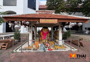 ตำนาน ศาลสิงห์โตทอง สิ่งศักดิ์สิทธิ์แห่งวังหน้า มธ. ท่าพระจันทร์