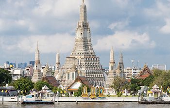 ไหว้พระ สะเดาะเคราะห์ให้ชีวิตรุ่งโรจน์ ณ วัดอรุณราชวราราม